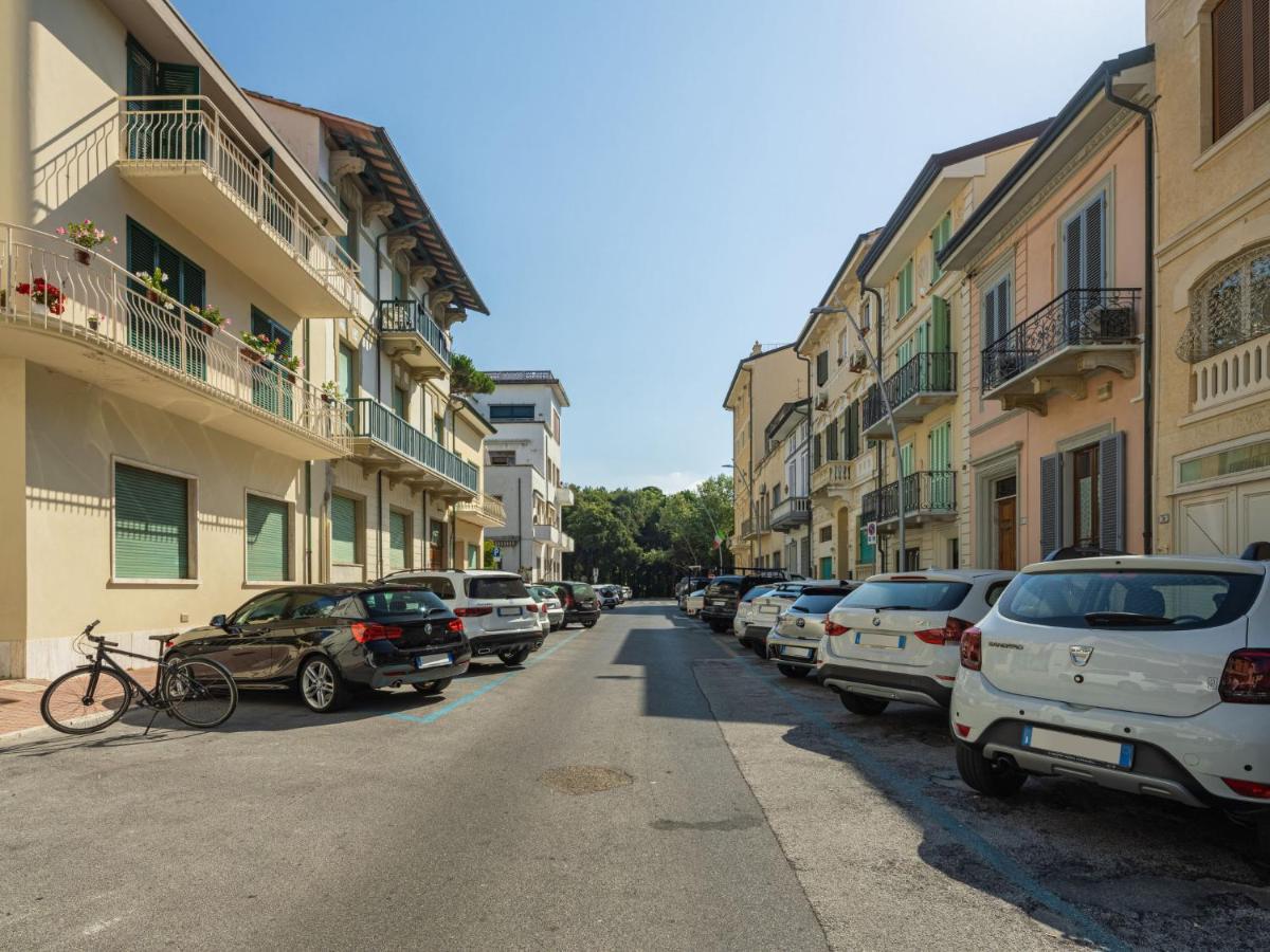 Apartment Lungomare By Interhome Viareggio Ngoại thất bức ảnh
