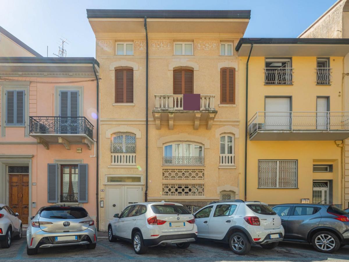 Apartment Lungomare By Interhome Viareggio Ngoại thất bức ảnh